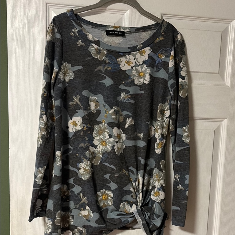 Floral Twist Knot Long Sleeve Top - Dark Gray, size Small.